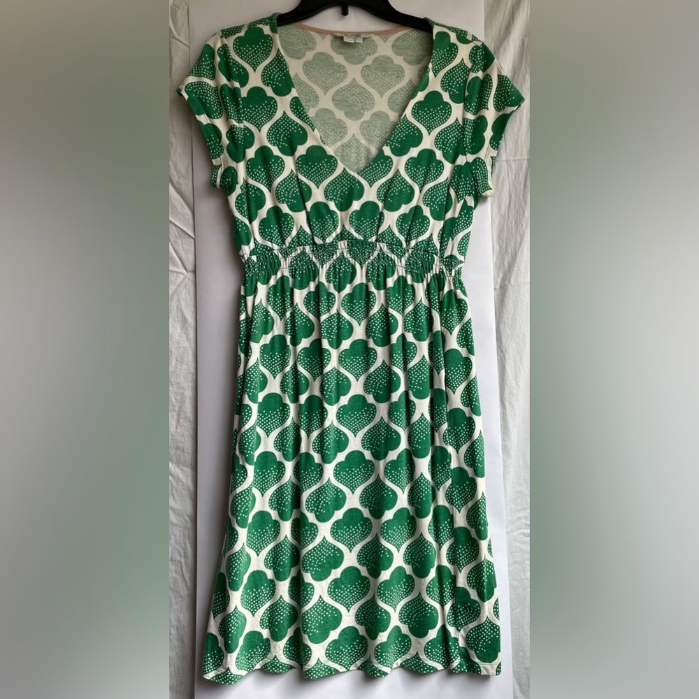 Boden spring/summer dress size 8 with cute green pattern, smocked waist